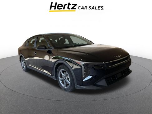 Used 2025 Kia K4 LXS image 1