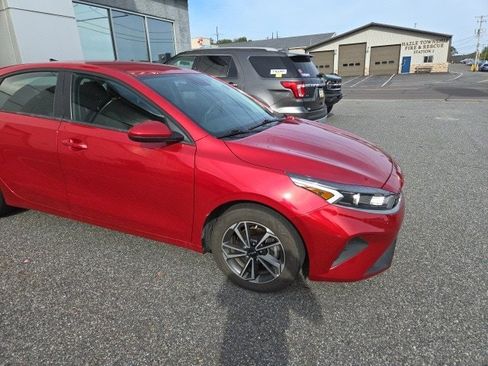 Used 2023 Kia Forte LXS image 2