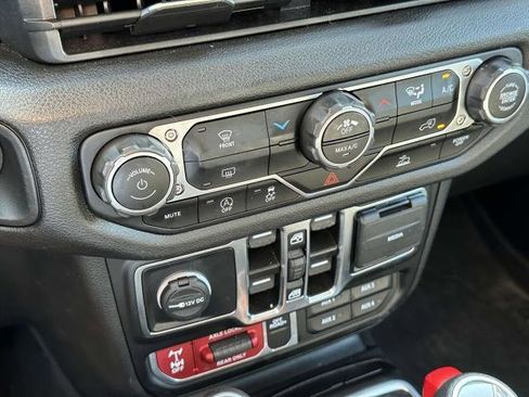 Certified 2024 Jeep Wrangler Willys image 27