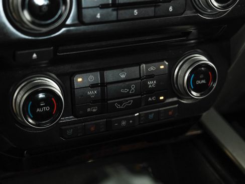 Used 2015 Ford F150 Platinum w/ Equipment Group 701A Luxury RWD image 22