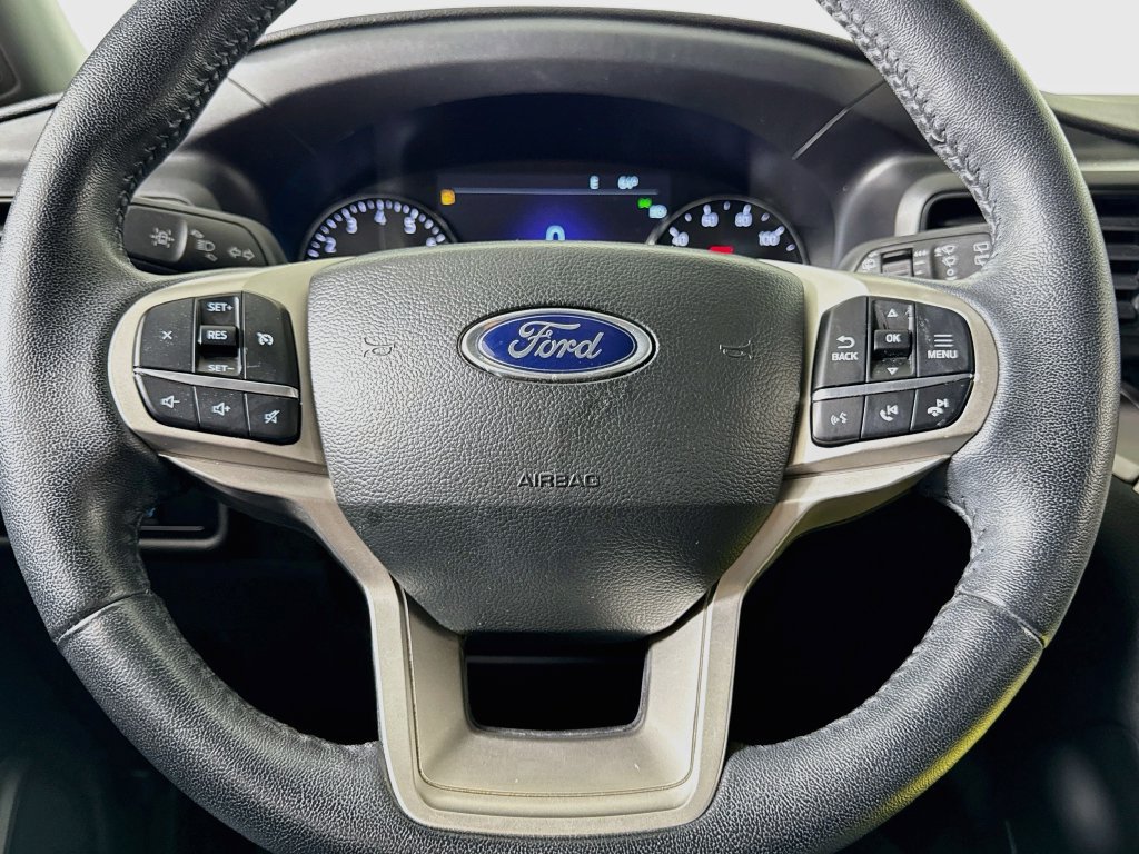 Used 2023 Ford Explorer XLT w/ Class IV Trailer Tow Package AWD/4WD image 38