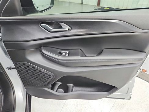 Used 2025 Jeep Grand Cherokee Laredo X w/ Luxury Tech Group I image 39