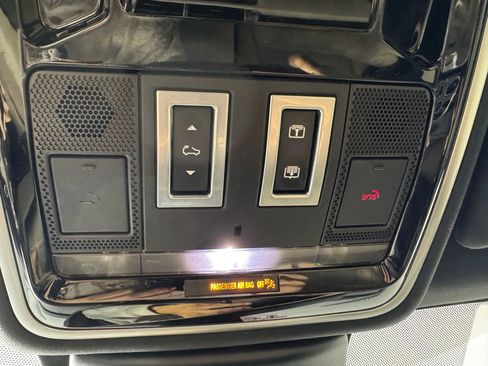 Used 2017 Land Rover Range Rover Sport HSE image 24