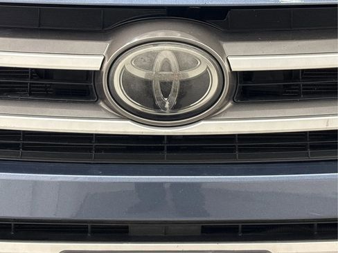 Used 2018 Toyota Highlander XLE image 36