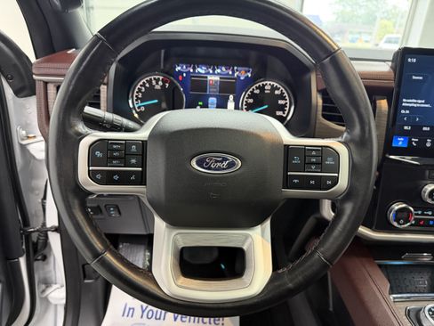 Used 2024 Ford Expedition Max Limited AWD/4WD image 16