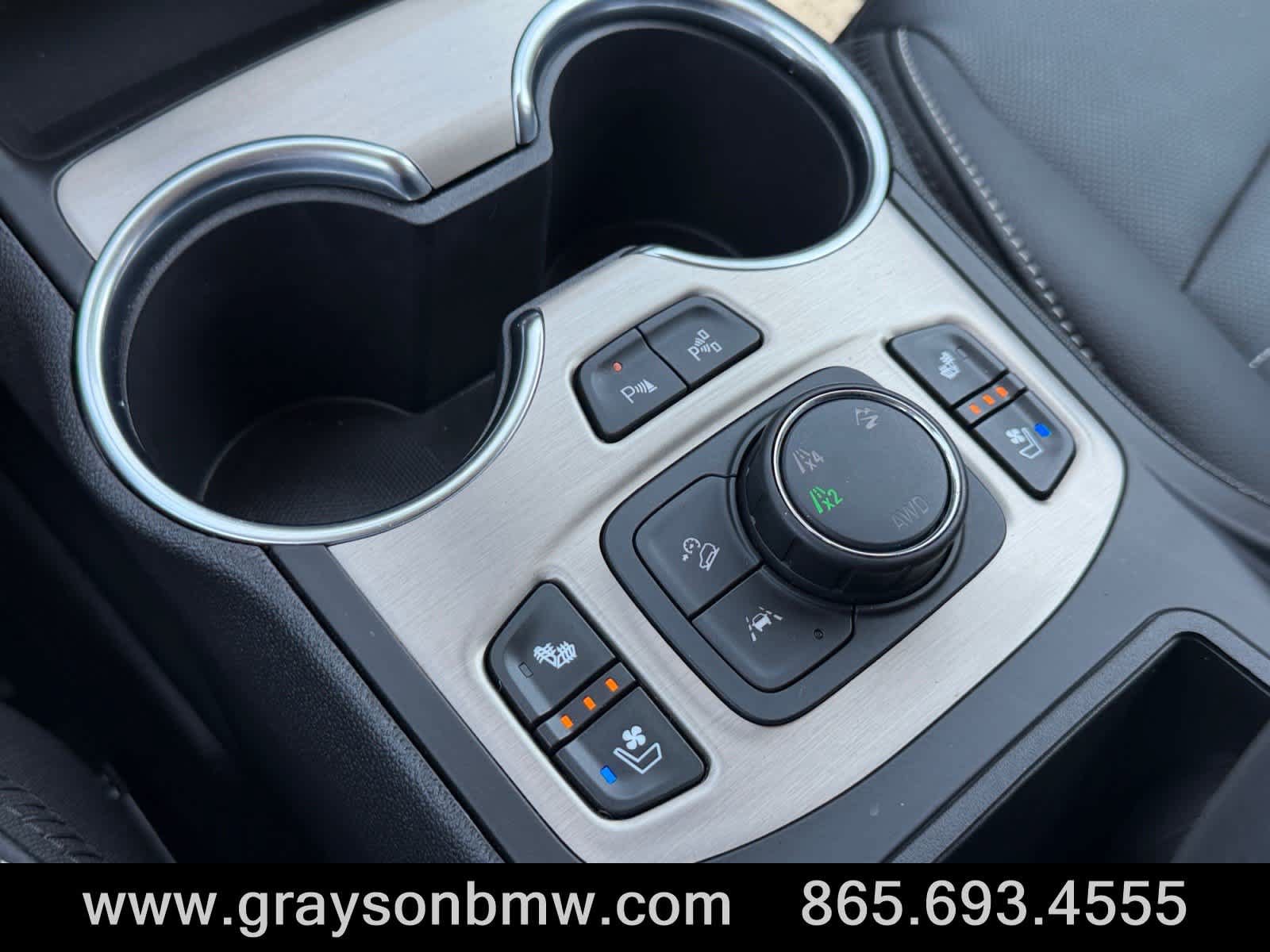 Used 2023 GMC Terrain Denali w/ Denali Premium Package AWD/4WD image 30