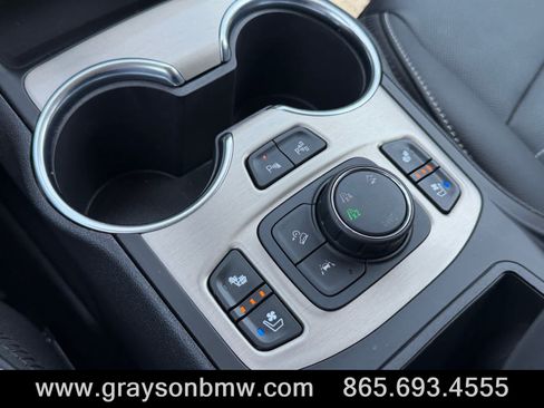 Used 2023 GMC Terrain Denali w/ Denali Premium Package AWD/4WD image 30