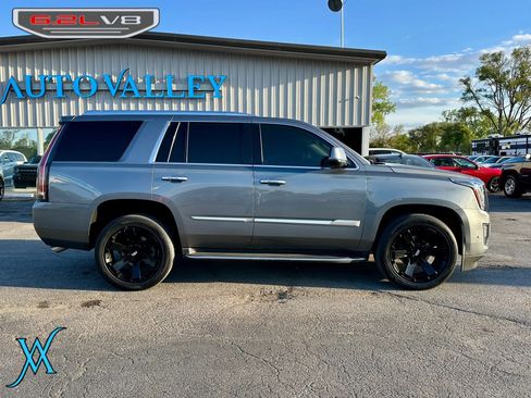 Used 2020 Cadillac Escalade Luxury AWD/4WD image 8