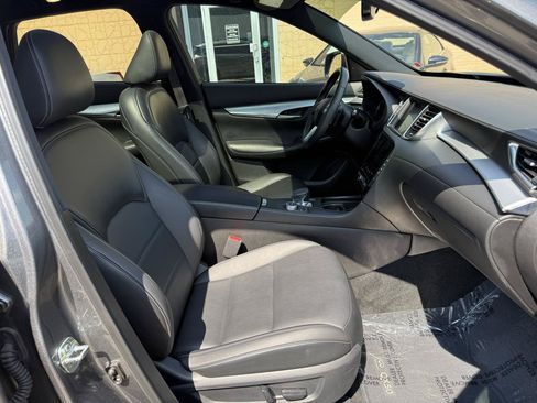 Used 2021 INFINITI QX50 Luxe w/ Appearance Package FWD image 12