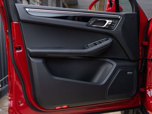 New 2026 Porsche Macan AWD/4WD image 22