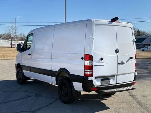 Used 2017 Mercedes-Benz Sprinter 2500 w/ Workspace Access Package image 5