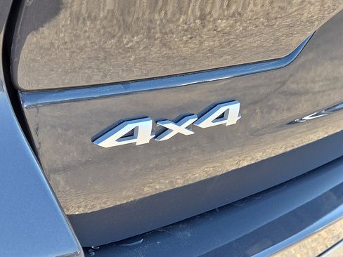 Used 2024 Jeep Grand Cherokee Laredo image 8