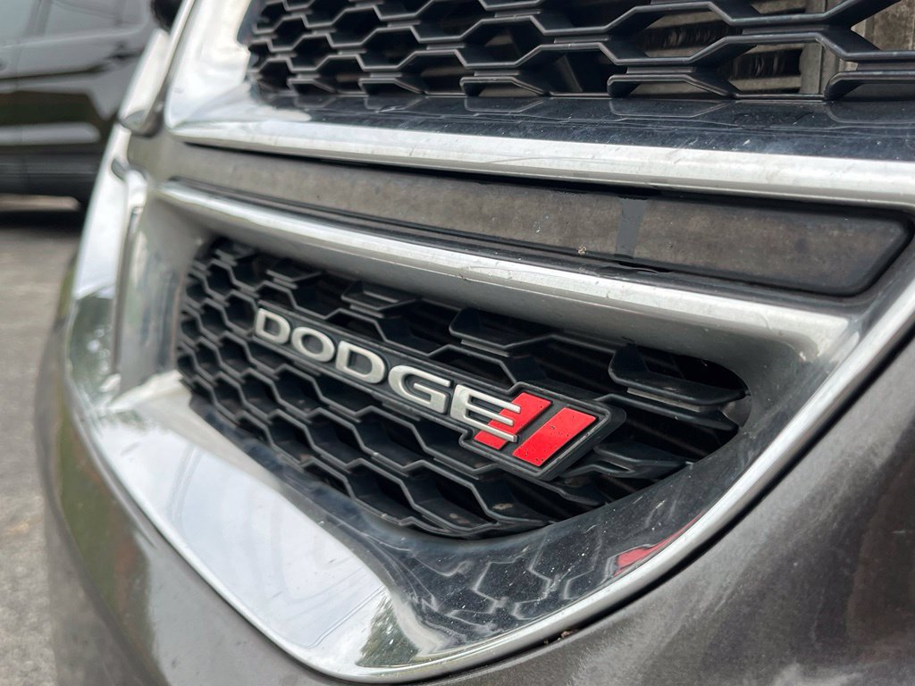Used 2017 Dodge Grand Caravan SXT FWD image 3
