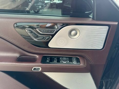 Used 2024 Lincoln Aviator Black Label w/ Dynamic Handling Package AWD/4WD image 11