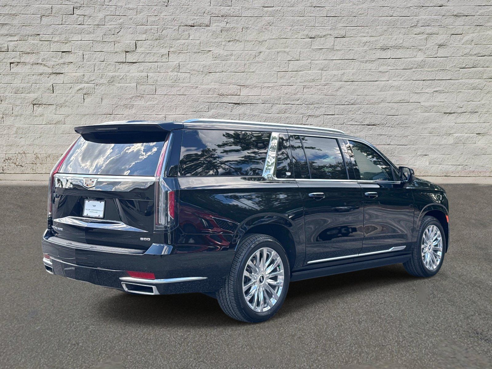 Used 2024 Cadillac Escalade ESV Premium Luxury w/ Performance Package AWD/4WD image 5