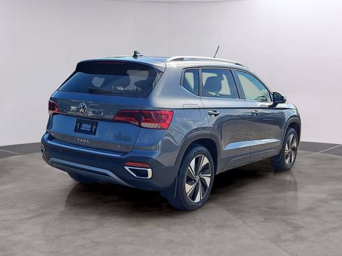 Used 2024 Volkswagen Taos SE AWD/4WD image 4