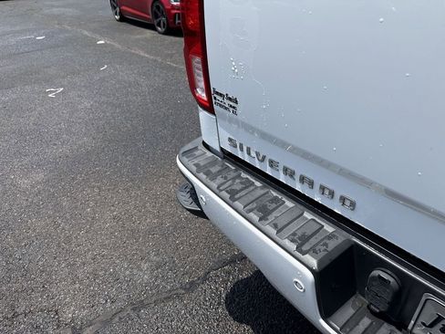 Used 2018 Chevrolet Silverado 1500 LTZ Z71 w/ LTZ Plus Package AWD/4WD image 39