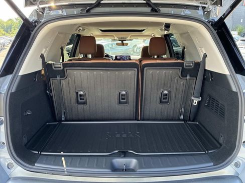 New 2026 Nissan Pathfinder Platinum AWD/4WD image 4