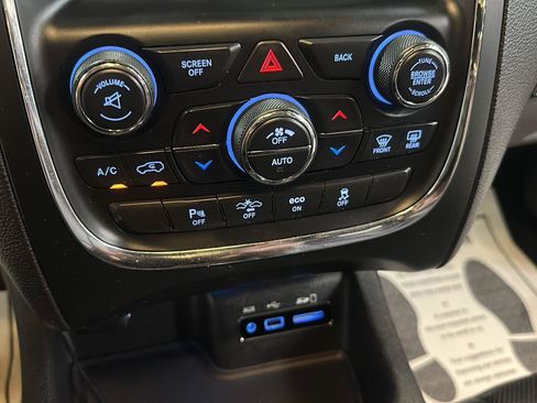 Used 2014 Dodge Durango Citadel w/ Technology Group AWD/4WD image 23