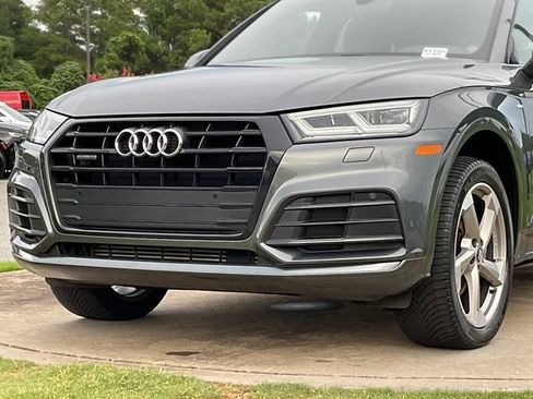 Used 2020 Audi Q5 2.0T Titanium Premium Plus AWD/4WD image 11