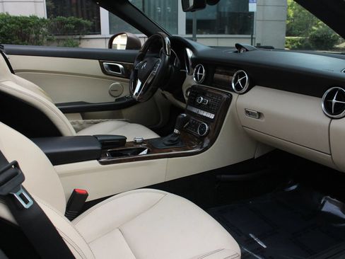 Used 2015 Mercedes-Benz SLK 350 w/ Multimedia Package image 20