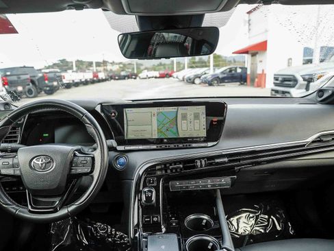 Used 2022 Toyota Mirai XLE image 13