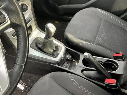 Used 2015 Ford Fiesta SE w/ Comfort Package FWD image 18