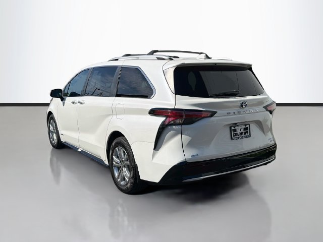 Used 2021 Toyota Sienna Platinum AWD/4WD image 5
