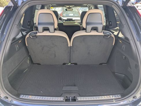 New 2026 Volvo XC90 T8 Ultra w/ Protection Package Premier AWD/4WD image 13