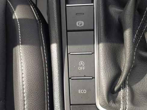 Used 2023 Volkswagen Jetta SE FWD image 28