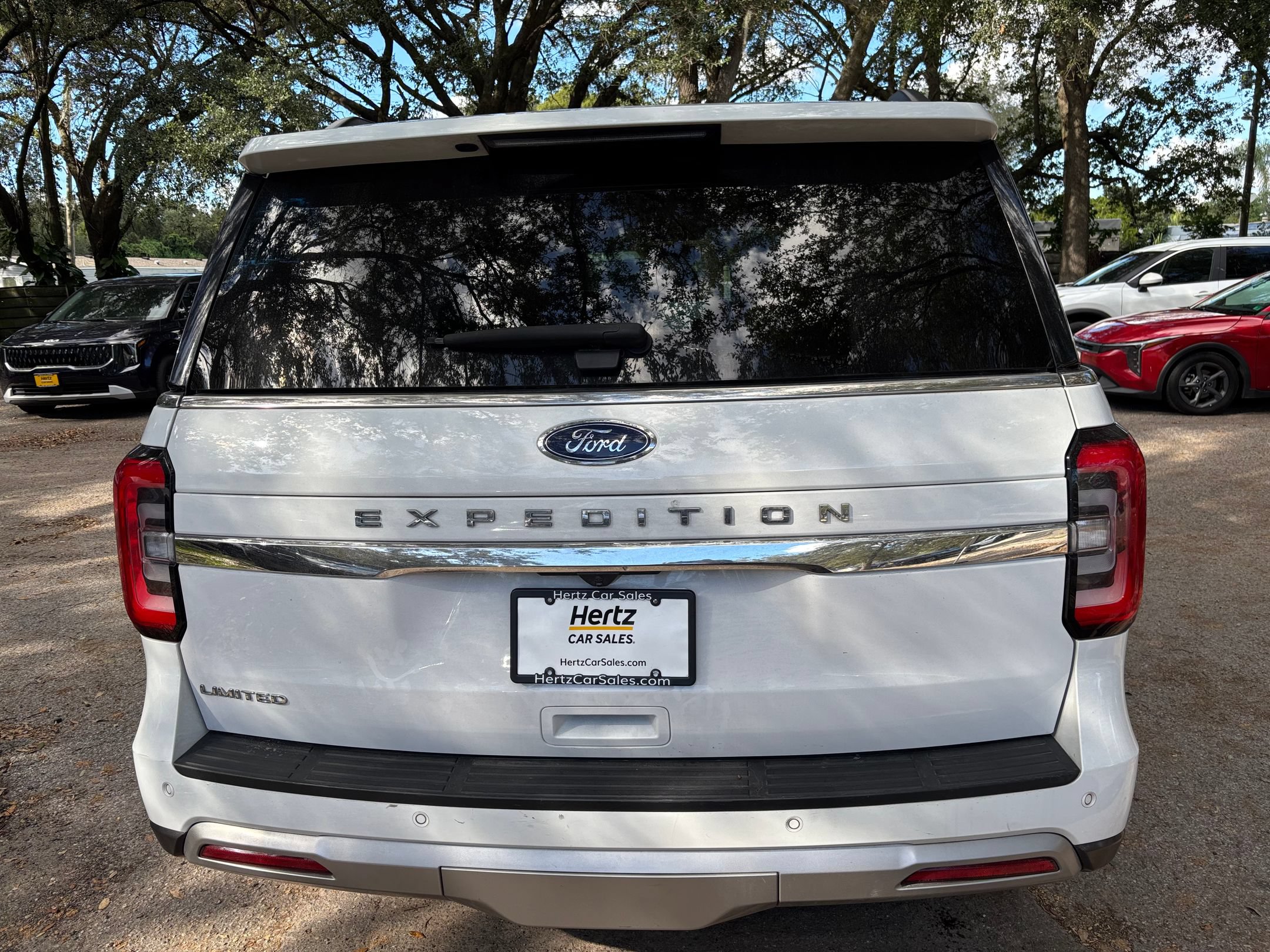 Used 2024 Ford Expedition Limited RWD image 15