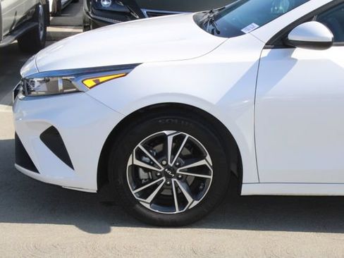 Used 2023 Kia Forte LXS FWD image 4