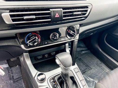 Used 2022 Kia Seltos LX image 22