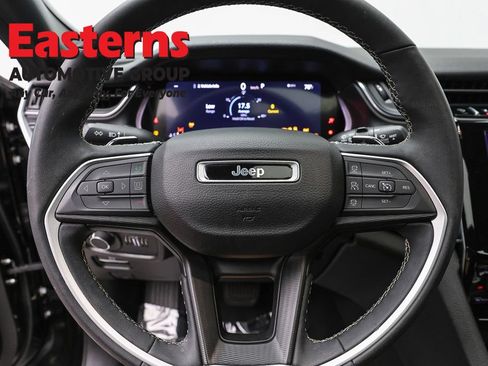 Used 2024 Jeep Grand Cherokee Altitude AWD/4WD image 10