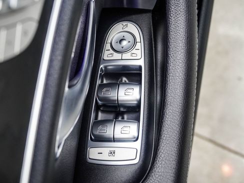 Used 2020 Mercedes-Benz E 350 4MATIC Sedan w/ Parking Assistance Package image 33