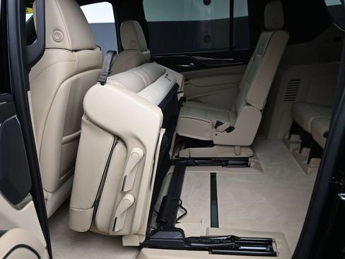 Used 2022 Cadillac Escalade ESV Premium Luxury image 21