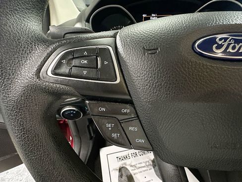 Used 2017 Ford Focus SEL image 32
