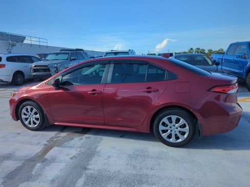 Used 2025 Toyota Corolla LE FWD image 5