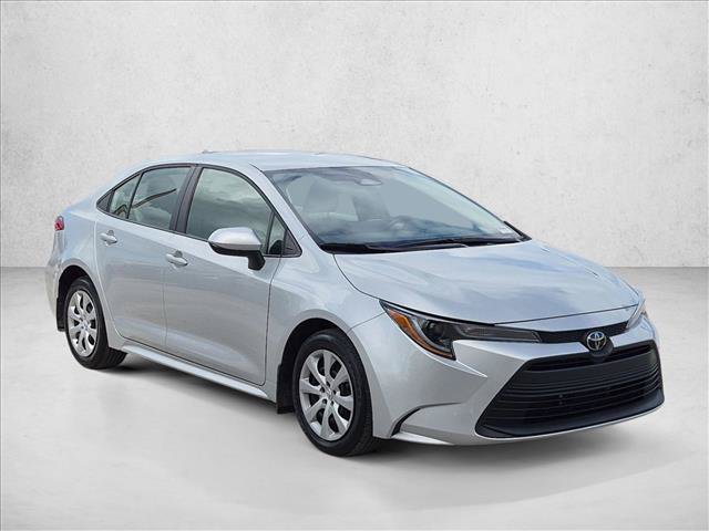 Used 2025 Toyota Corolla LE FWD image 3