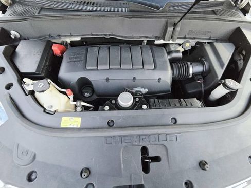 Used 2011 Chevrolet Traverse LT w/ LPO, 'HIT The Road' Package FWD image 17