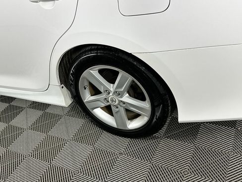 Used 2013 Toyota Camry SE image 34