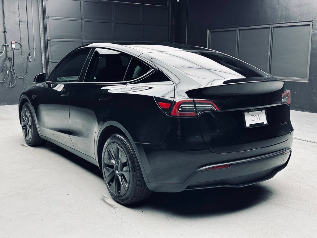 Used 2024 Tesla Model Y Long Range AWD/4WD image 5