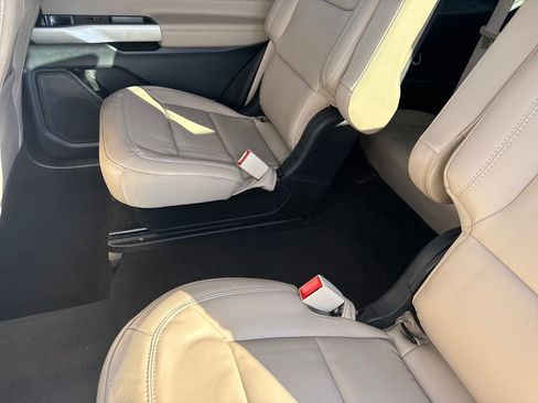 Used 2023 Ford Explorer XLT w/ Equipment Group 202A image 22