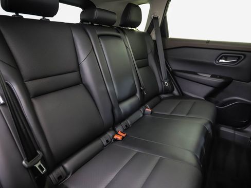 Used 2023 Nissan Rogue SV w/ SV Premium B Package image 26