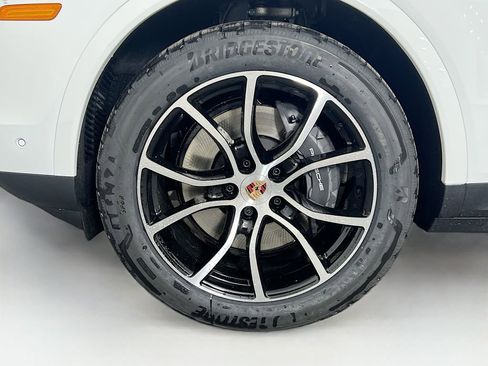New 2026 Porsche Cayenne image 33