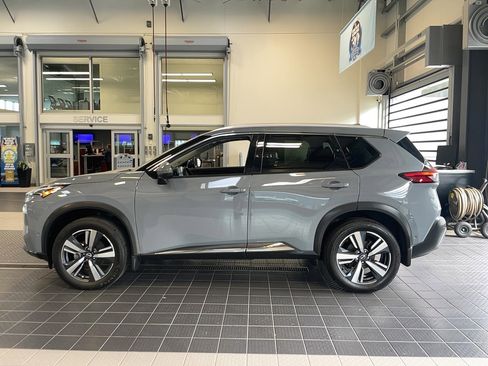 Used 2023 Nissan Rogue SL w/ SL Premium Package image 4