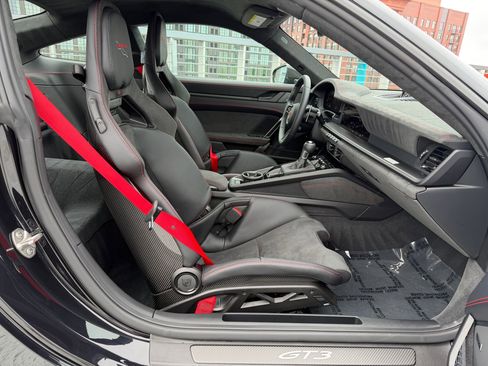 Used 2026 Porsche 911 GT3 RWD image 15