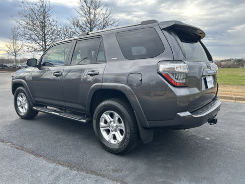 Used 2022 Toyota 4Runner SR5 Premium image 7