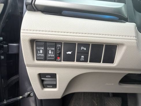 Used 2025 Honda Odyssey Touring image 5