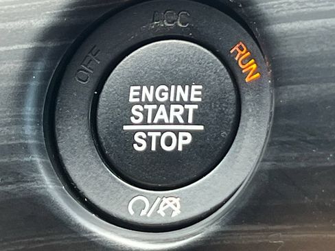 Used 2020 Jeep Grand Cherokee Limited AWD/4WD image 30